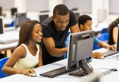 african-students-computer-29039508